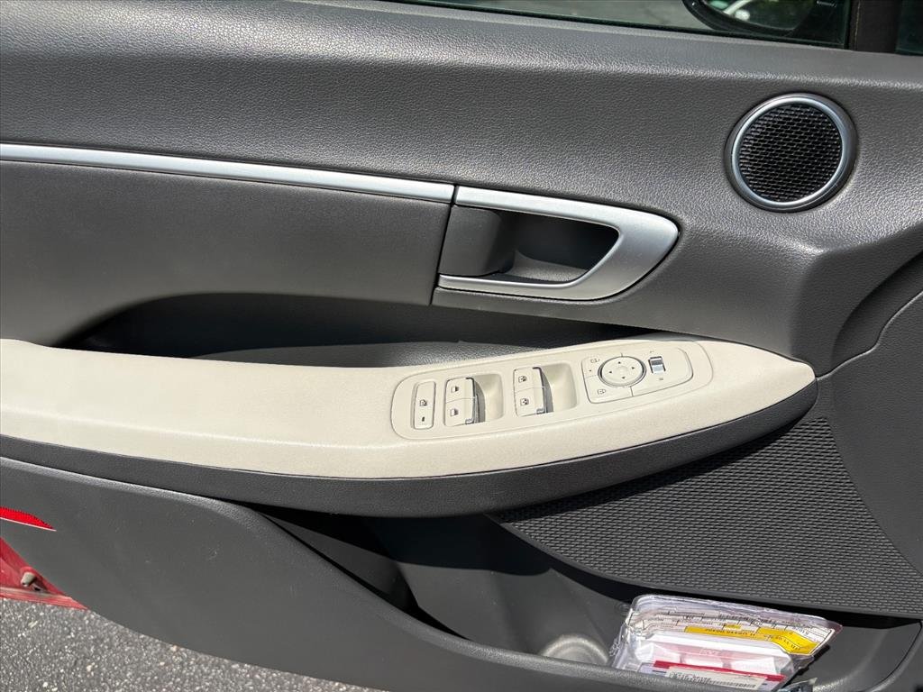 Used 2025 Hyundai Sonata SEL FWD image 21