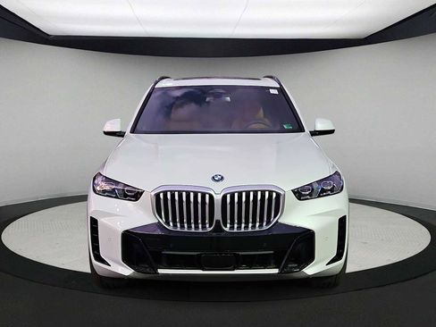 New 2026 BMW X5 xDrive50e w/ M Sport Package image 3