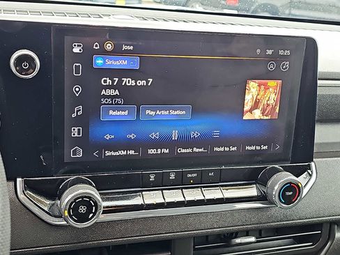 Used 2024 Chevrolet Colorado Trail Boss image 17