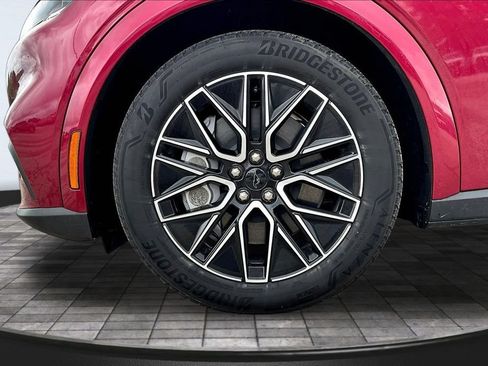Used 2025 Ford Mustang Mach-E Premium AWD/4WD image 29