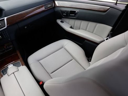 Used 2013 Mercedes-Benz E 350 4MATIC Wagon image 27
