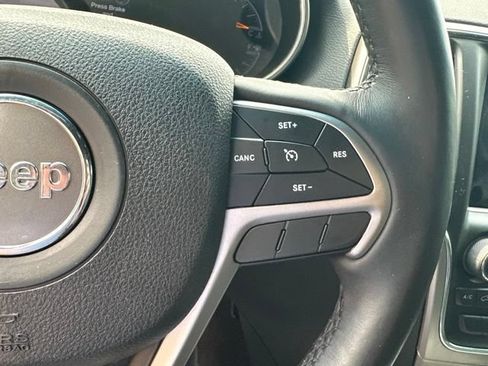 Used 2018 Jeep Grand Cherokee Limited AWD/4WD image 8