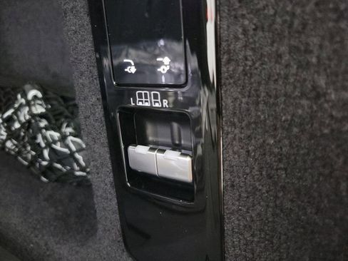 Used 2023 Land Rover Range Rover Sport SE Dynamic image 33