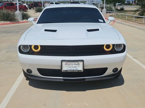 Certified 2022 Dodge Challenger SXT w/ Blacktop Package image 8