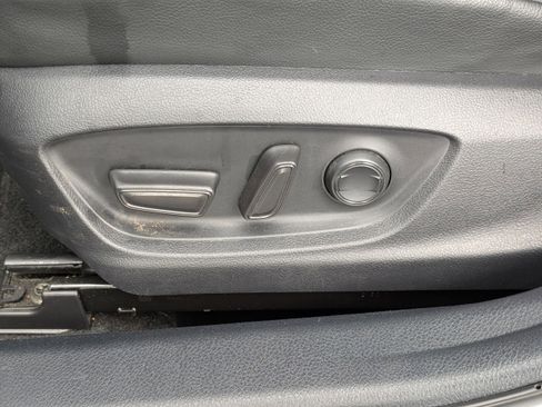 Used 2023 Toyota Camry SE FWD image 13