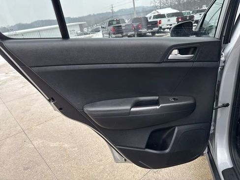 Used 2020 Kia Sportage LX image 40