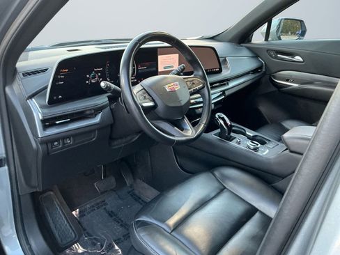 Used 2024 Cadillac XT4 Premium Luxury image 11