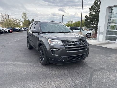 Used 2019 Ford Explorer XLT w/ Equipment Group 202A image 7