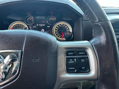 Used 2017 RAM 1500 Laramie RWD image 34