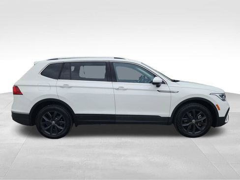 Used 2024 Volkswagen Tiguan SE AWD/4WD image 10