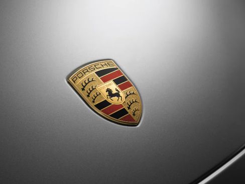 Certified 2025 Porsche Macan AWD/4WD image 1