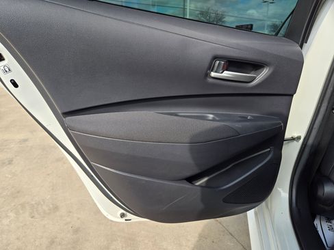 Used 2021 Toyota Corolla LE image 15