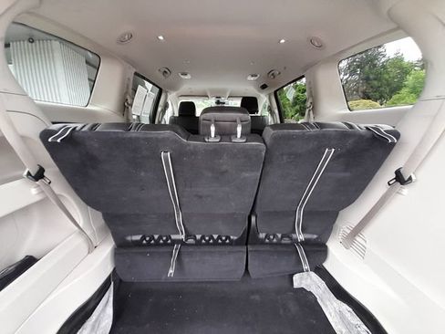 Used 2023 Chrysler Pacifica Touring-L FWD image 51