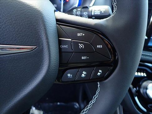 New 2026 Chrysler Pacifica Limited w/ Uconnect Theater Family Group AWD/4WD image 19