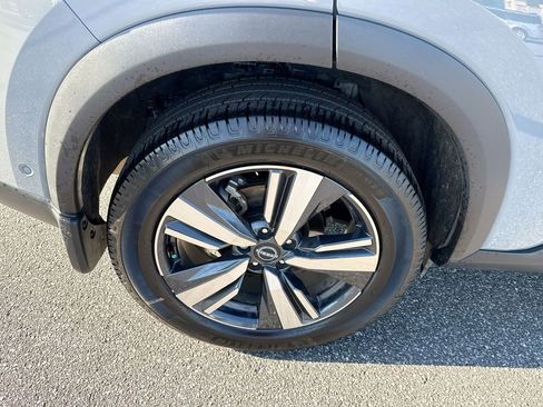 Used 2023 Nissan Rogue SL w/ SL Premium Package image 19