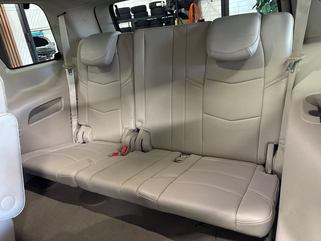 Used 2016 Cadillac Escalade Premium AWD/4WD image 41