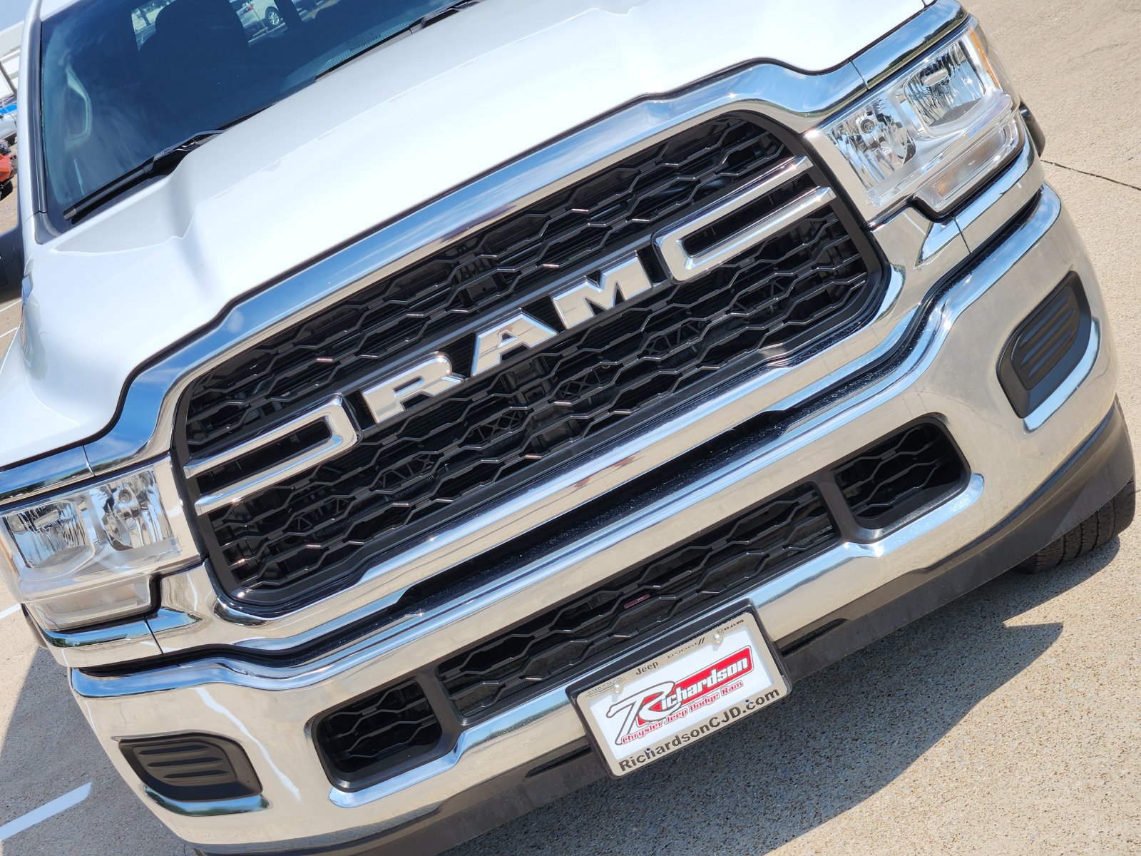 Used 2024 RAM 2500 Tradesman w/ Chrome Appearance Group AWD/4WD image 14