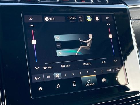 Used 2023 Jeep Grand Cherokee Laredo image 24