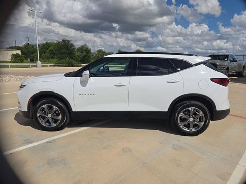 Used 2024 Chevrolet Blazer LT FWD image 6