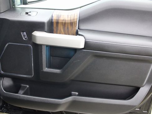 Used 2018 Ford F150 Lariat image 29