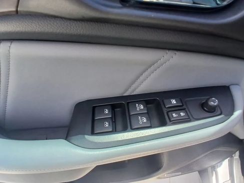 Used 2018 Subaru Outback 2.5i Limited AWD/4WD image 12