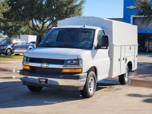 New 2025 Chevrolet Express 3500 w/ Power Convenience Package image 10