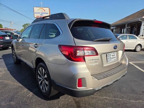 Used 2015 Subaru Outback 2.5i Limited AWD/4WD image 4