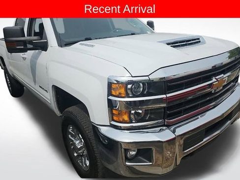 Used 2019 Chevrolet Silverado 2500 LT image 1