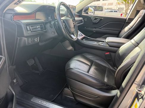Used 2022 Lincoln Aviator Reserve RWD image 12