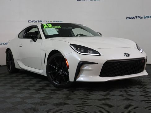 Used 2023 Toyota GR86 Premium w/ ALL Weather Mat Package (TMS) RWD image 2