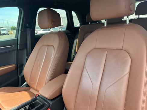 Used 2020 Audi Q3 2.0T Premium w/ Convenience Package image 9