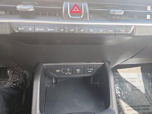 Used 2025 Kia K4 LXS image 23