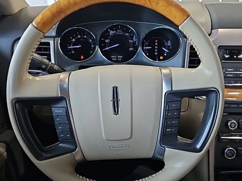 Used 2011 Lincoln MKZ image 31