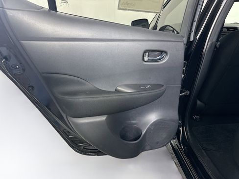 Used 2023 Nissan Leaf S image 31