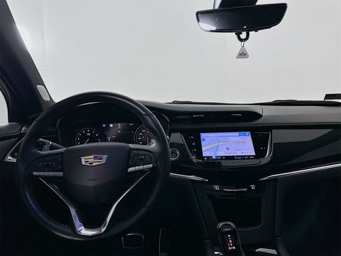 Used 2023 Cadillac XT6 Sport w/ Technology Package image 25