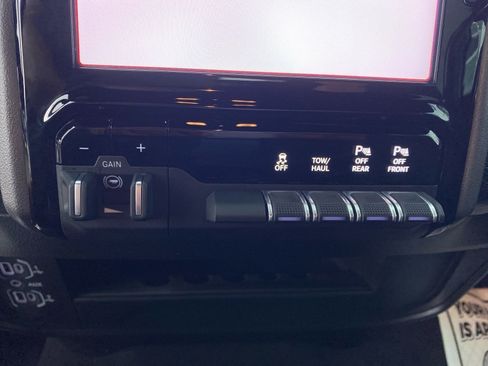 Used 2026 RAM 2500 Big Horn AWD/4WD image 16