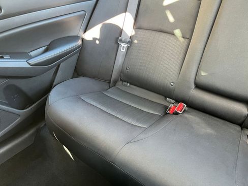 Used 2025 Nissan Altima 2.5 SV FWD image 40