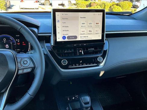 Used 2026 Toyota Corolla Cross SE image 6