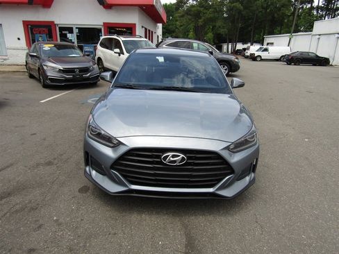 Used 2020 Hyundai Veloster 2.0 FWD image 2