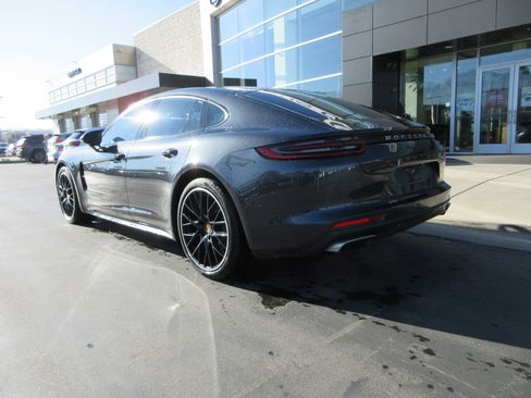 Used 2018 Porsche Panamera 4 image 5