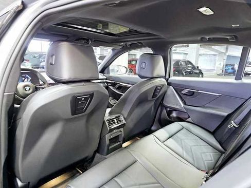 Used 2025 BMW 540i xDrive w/ Premium Package AWD/4WD image 25