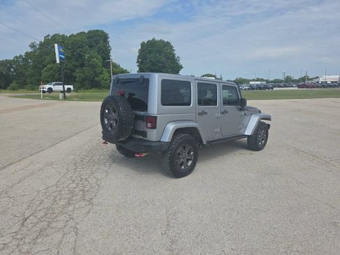 Used 2017 Jeep Wrangler Unlimited Rubicon AWD/4WD image 3