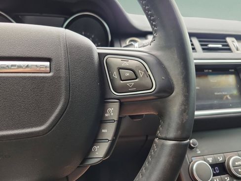 Used 2019 Land Rover Range Rover Evoque SE AWD/4WD image 22
