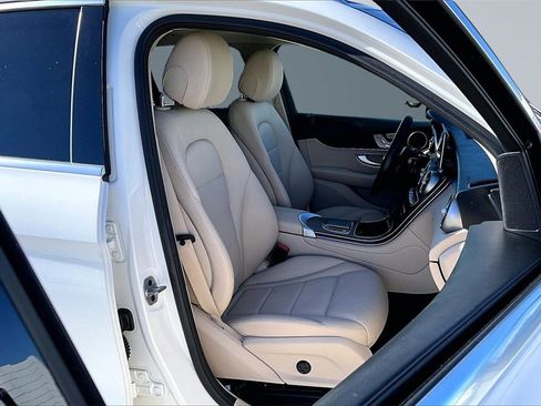 Used 2022 Mercedes-Benz GLC 300 4MATIC image 15