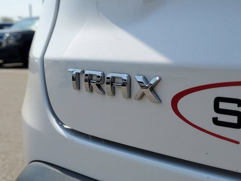 Used 2025 Chevrolet Trax ACTIV FWD image 6
