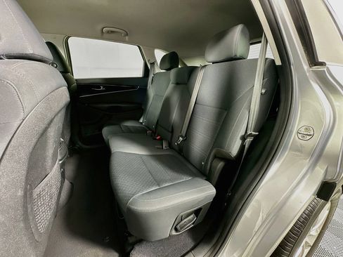 Used 2020 Kia Sorento FWD V6 image 25