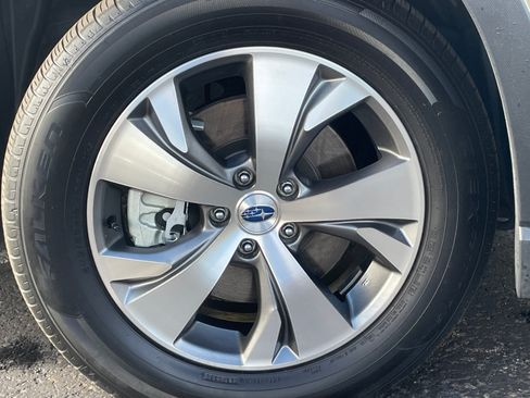 Used 2025 Subaru Ascent Premium AWD/4WD image 8