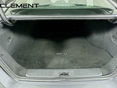 Used 2025 Nissan Sentra SV FWD image 11