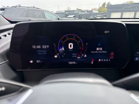 Used 2025 Chevrolet Traverse LT w/ Sun and Wheel Package image 15