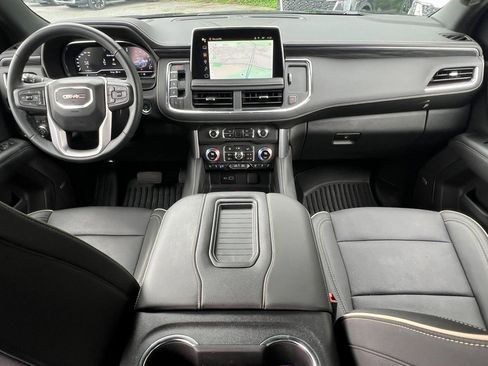 Used 2024 GMC Yukon SLT w/ SLT Luxury Package image 37